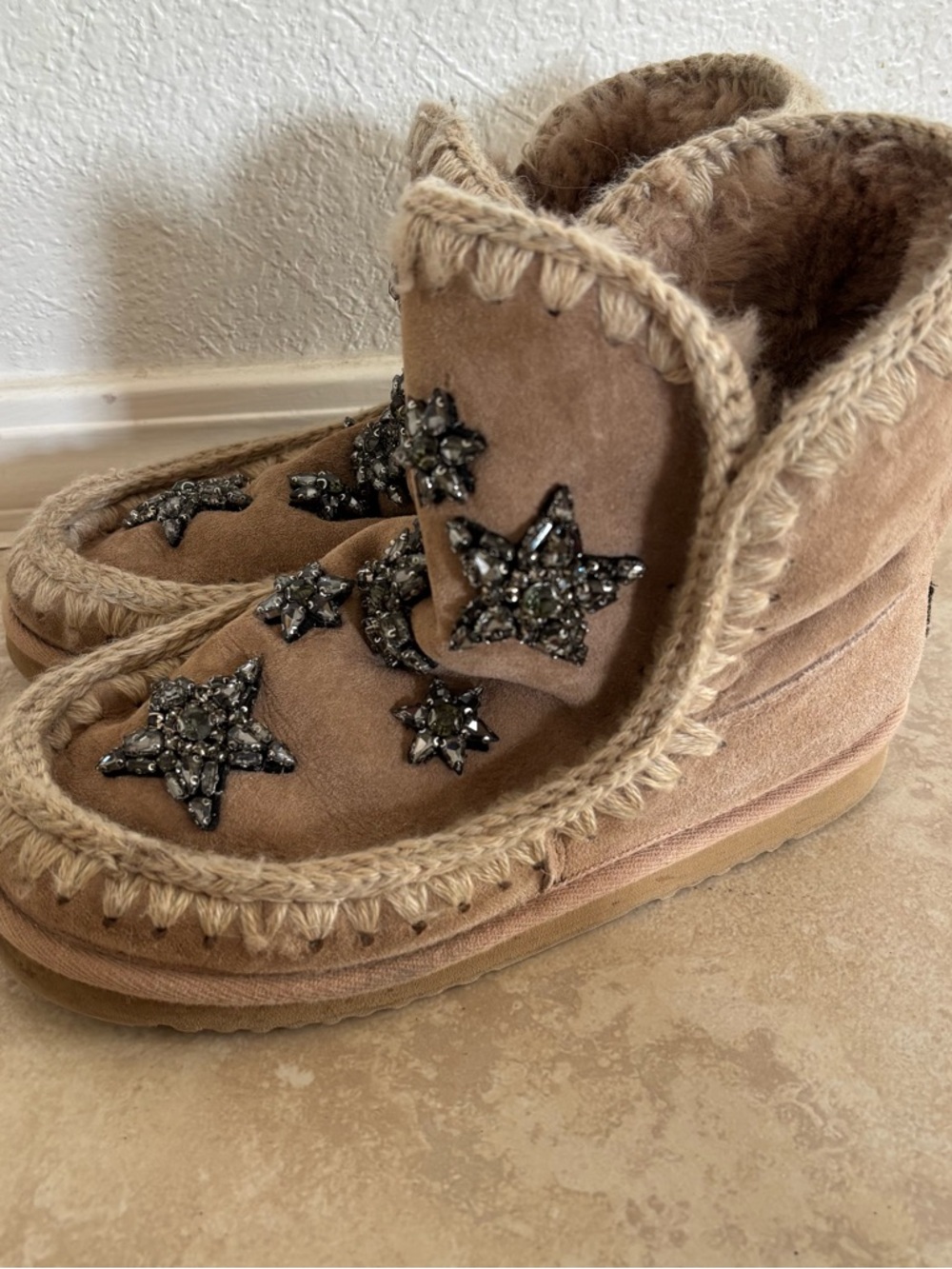Mou Eskimo Crystal Star Boots Size 8/8.5